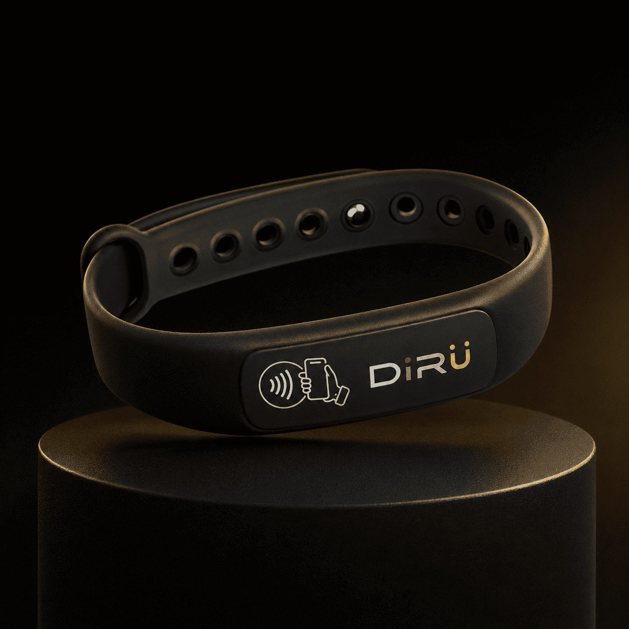 Pulseira NFC DiRU personalizada em acabamento preto com detalhes dourados